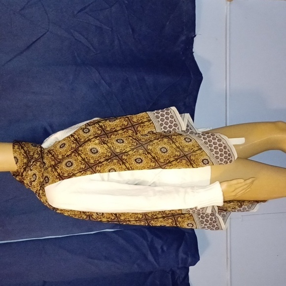 Long Beautiful Brown, Black, White &  Red Scarf/Wrap - Picture 3 of 9